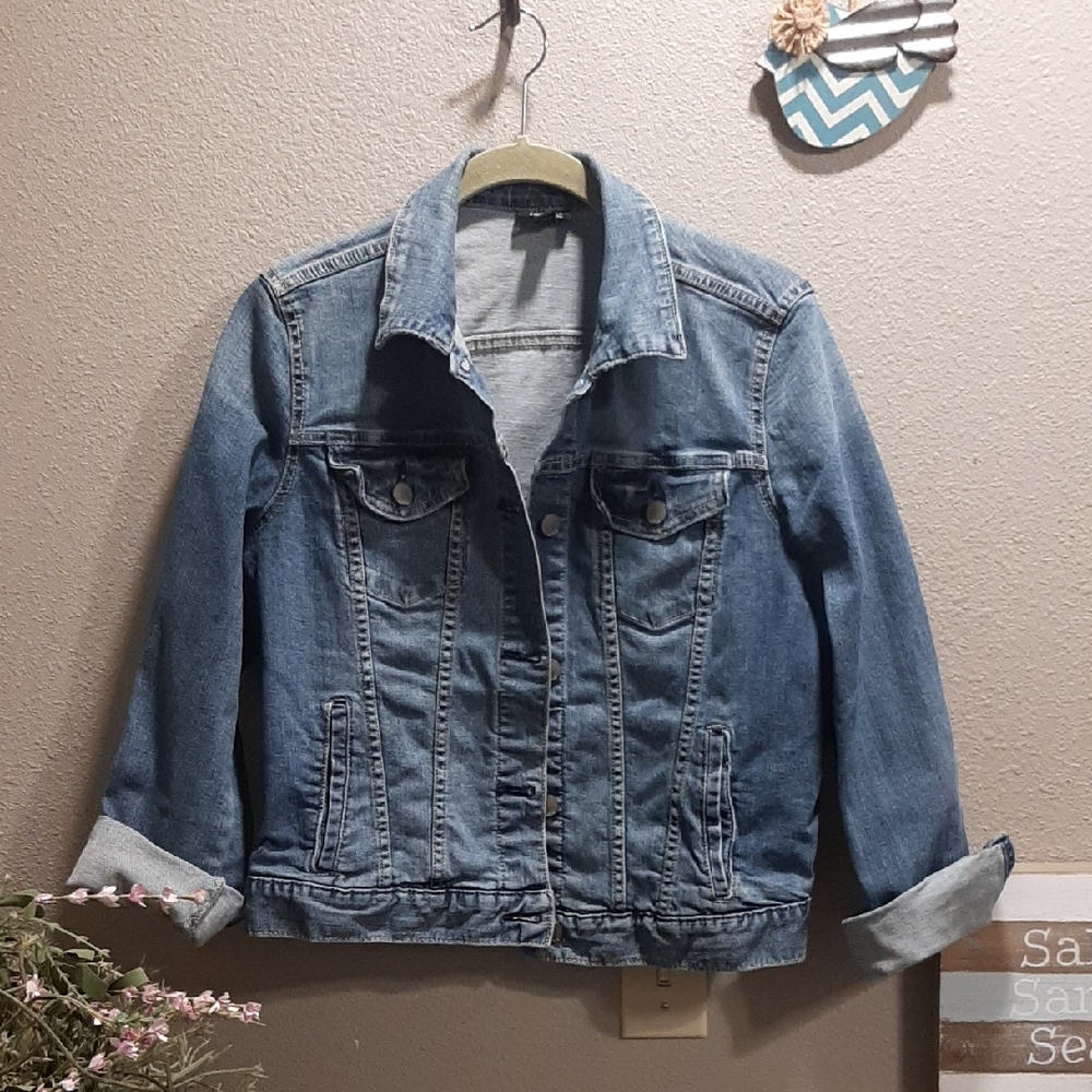 A.n.a Denim Jacket Size Medium